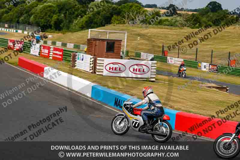 Vintage motorcycle club;eventdigitalimages;mallory park;mallory park trackday photographs;no limits trackdays;peter wileman photography;trackday digital images;trackday photos;vmcc festival 1000 bikes photographs